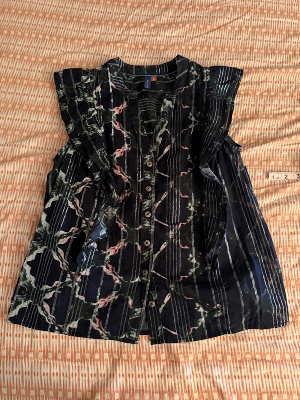 Anthropologie PILCRO Women's black/ Patterned V neck Ruffle Button-Front Top